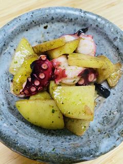 食欲そそる!新じゃがとタコのニンニク炒め-レシピのメイン写真