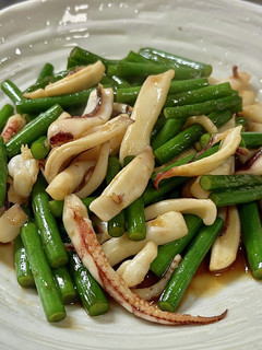 ビールが美味いにんにくの芽とイカの炒め物-レシピのメイン写真