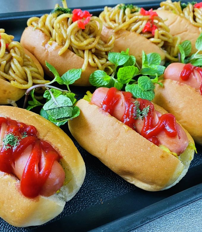 焼きそばパン 濃厚ソースの焼きそばパン | NewDays エキナカポータル