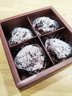 子供(3歳)と作るナッツたくさんチョコ-レシピのメイン写真