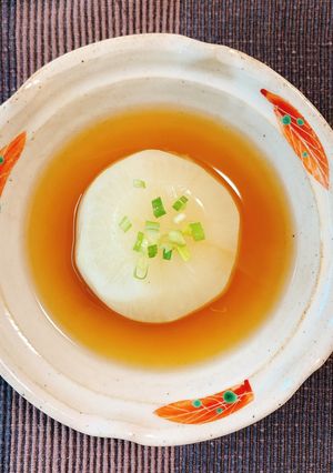 かぶの皮を剥き　出汁で煮る-レシピのメイン写真