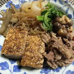 รูปของ ウルトラマンドの おばんざい 肉豆腐