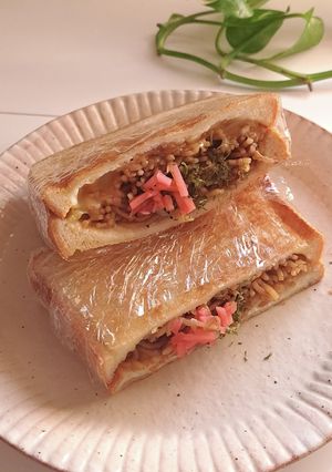 Wチーズ焼きそばホットサンド☆リメイク-レシピのメイン写真
