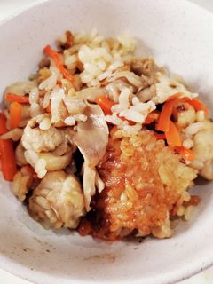 鶏肉と舞茸の炊き込みご飯-レシピのメイン写真