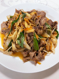 焼き肉のタレとサムジャンで肉野菜炒め-レシピのメイン写真