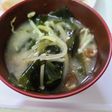 もやしとなめこワカメの味噌汁