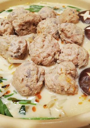ピリ辛♪コクうま♪豚団子豆乳鍋-レシピのメイン写真