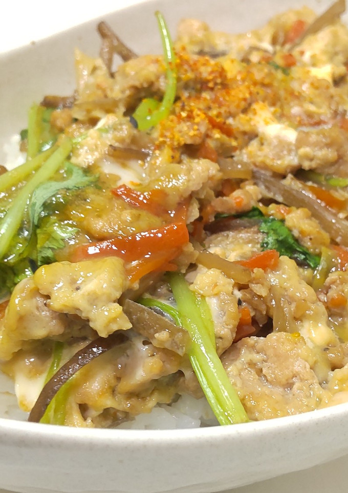 きんぴらごぼう と 鶏挽肉の卵とじ(丼)-レシピのメイン写真