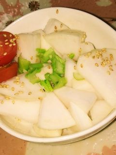 シンプルにも!かぶの浅漬けサラダ-レシピのメイン写真