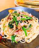 ほうれん草と舞茸と厚切りハムの和風パスタ