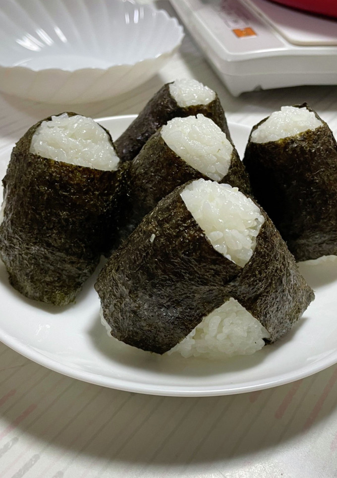 おにぎりの海苔の巻き方-レシピのメイン写真