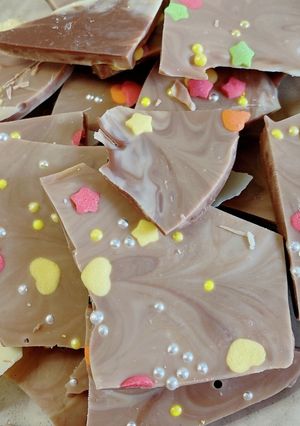 プレゼントに♡簡単割れマーブルチョコ-レシピのメイン写真