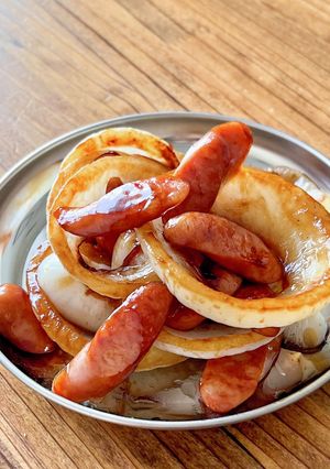 【楽めし】新玉ねぎとウインナーソース味-レシピのメイン写真