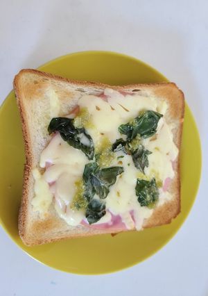 朝から気分が上がるバジルピザトースト-レシピのメイン写真