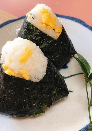 【朝食】まるで玉子寿司!?おにぎり-レシピのメイン写真