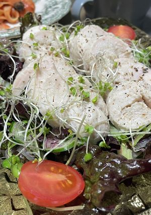 サラダの主役!しっとり胸肉の鶏ハム-レシピのメイン写真