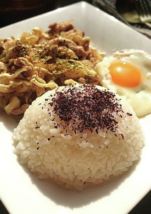 豚こま肉と玉ねぎの照りマヨ（目玉焼き）-レシピのメイン写真