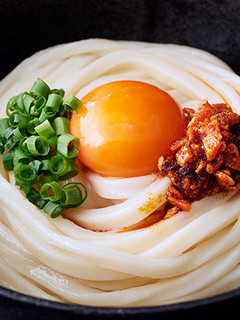 程良い辛さと食感がクセになる!釜玉うどん-レシピのメイン写真