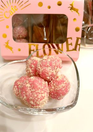超簡単♡ストロベリー生チョコ風クランチ-レシピのメイン写真