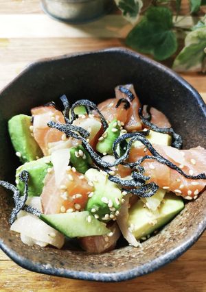 味見で無くなる　アボカドサーモン-レシピのメイン写真