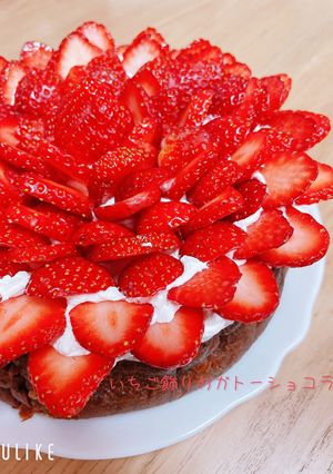 簡単♡いちご飾りのガトーショコラ-レシピのメイン写真
