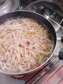 簡単★もやしとスライス豚肉のスープ-レシピのメイン写真