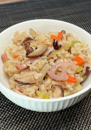 玄米五目炊き込みご飯（白米餅米半々）-レシピのメイン写真