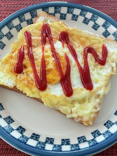 簡単☆目玉焼きチーズトースト-レシピのメイン写真