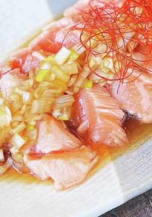 刺身用サーモンの柵で炙りにしました-レシピのメイン写真