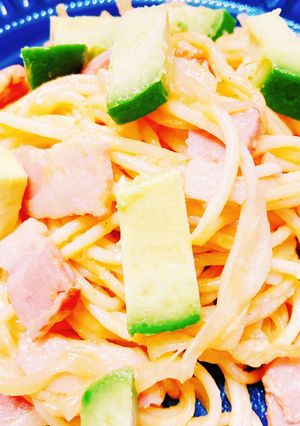 簡単!ベーコン×アボカドのクリームパスタ-レシピのメイン写真