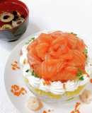 サーモンとクリチの華やかケーキ寿司