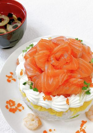 サーモンとクリチの華やかケーキ寿司-レシピのメイン写真