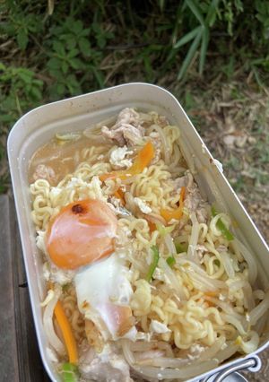外で食べる味噌ラーメン（山ごはん）-レシピのメイン写真