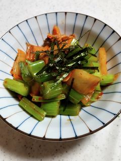 こんなに合う!?セロリとキムチ炒め-レシピのメイン写真