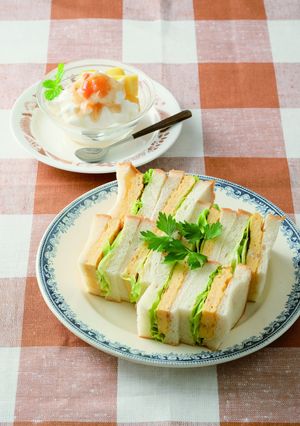 サンドイッチと梅ヨーグルト-レシピのメイン写真