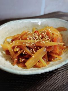 苦手な人も食べられる♪セロリのきんぴら-レシピのメイン写真