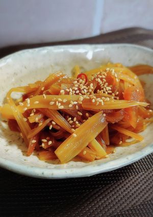 苦手な人も食べられる♪セロリのきんぴら-レシピのメイン写真