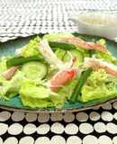 緑の野菜とカニカマの春色サラダ