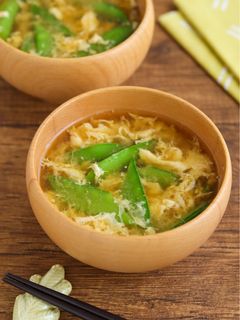 旬を味わう♪絹さやのかき玉みそ汁-レシピのメイン写真