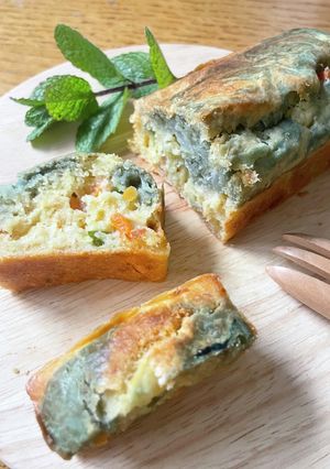 彩り春気分♪ リナブルー®入りケークサレ-レシピのメイン写真