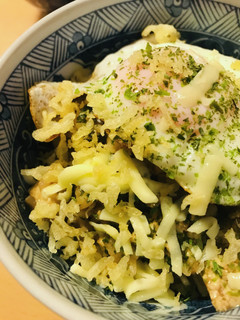 味噌煮込み雑炊のとろけるチーズ丼-レシピのメイン写真