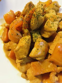 鶏肉とパプリカのマスカルポーネソース炒め-レシピのメイン写真