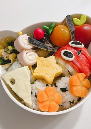 はらぺこあおむし お弁当　キャラ弁-レシピのメイン写真