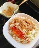 激旨！特製ゴマソースの棒棒鶏風サラダ丼。