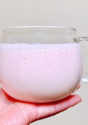 トマト嫌いが飲めるイチゴのスムージー-レシピのメイン写真