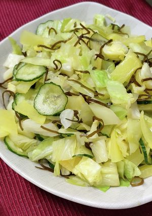 胡瓜とキャベツと沢庵の塩昆布和え-レシピのメイン写真
