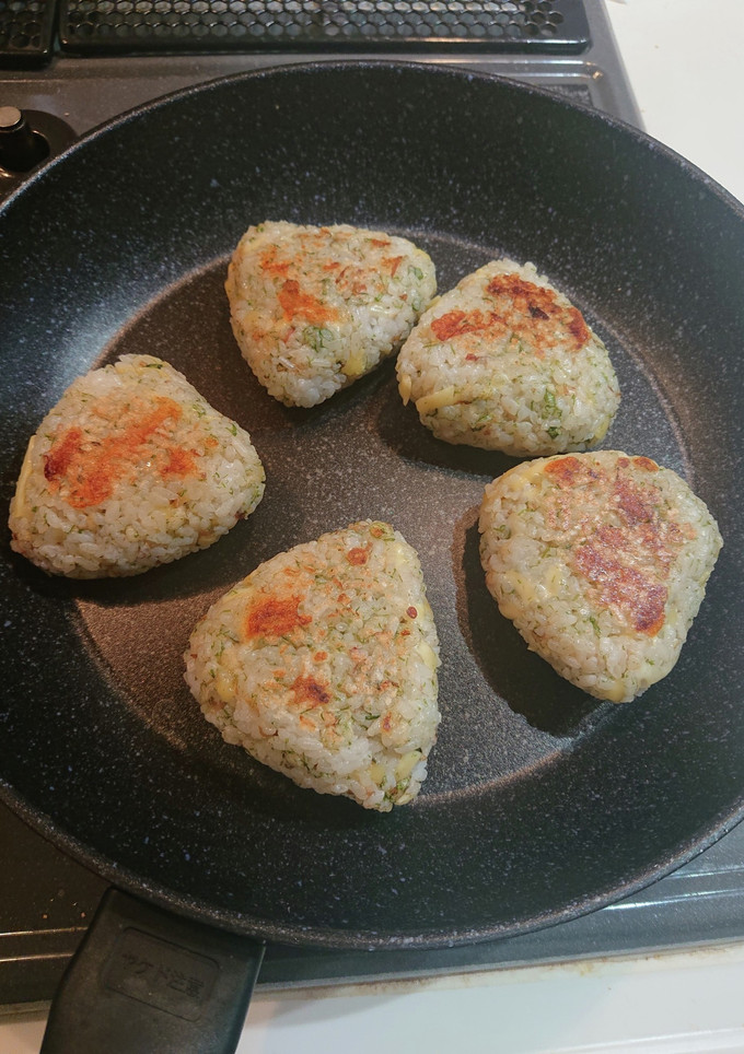 余ったご飯をたぬき焼おにぎりにします-レシピのメイン写真