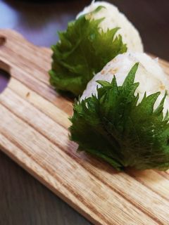 ちりめんじゃことねぎ、大葉のおにぎり-レシピのメイン写真