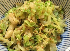 味見で半分なくなるキャベツの胡麻和え-レシピのメイン写真
