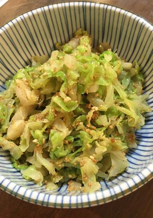 味見で半分なくなるキャベツの胡麻和え-レシピのメイン写真